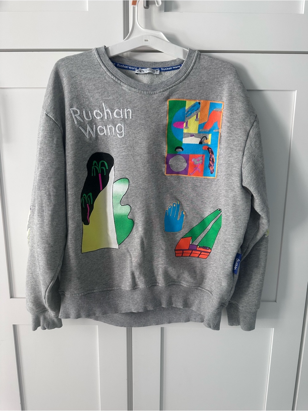 Zara Grey Crewneck Sweatshirt with Multicolor Graphic Prints M